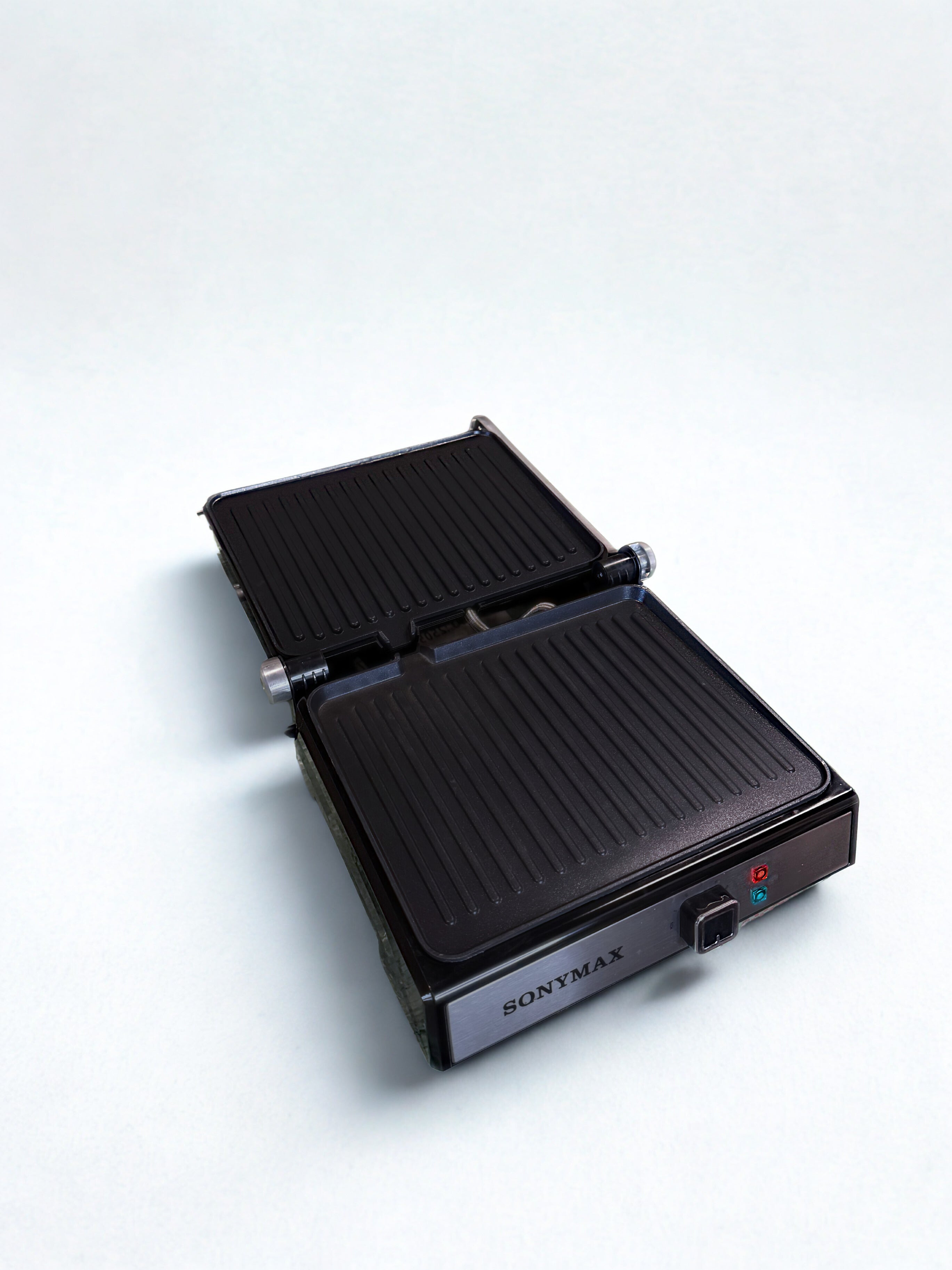 „Грил Скара Sonymax SN 9002 – 3000W С Незалепващо Покритие и Регулируема Плоча“