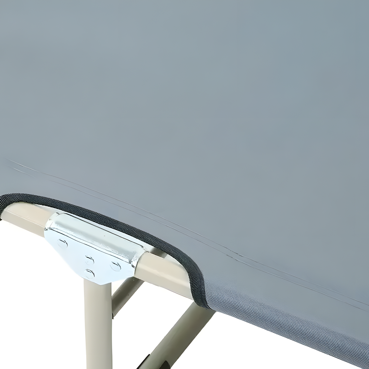 Сгъваемо туристическо легло с регулируема облегалка